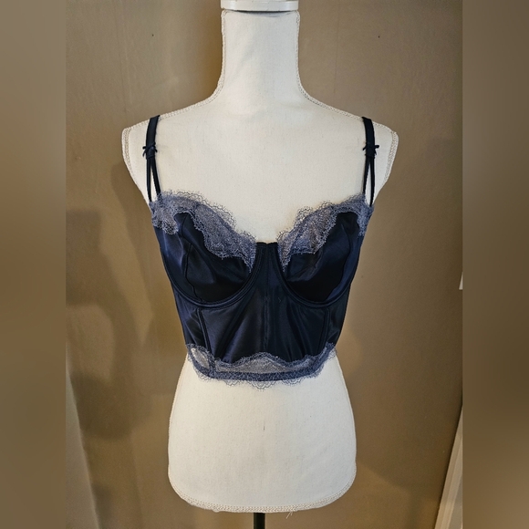 NWT Victoria's Secret Lace Balconet Bra - Picture 7 of 9